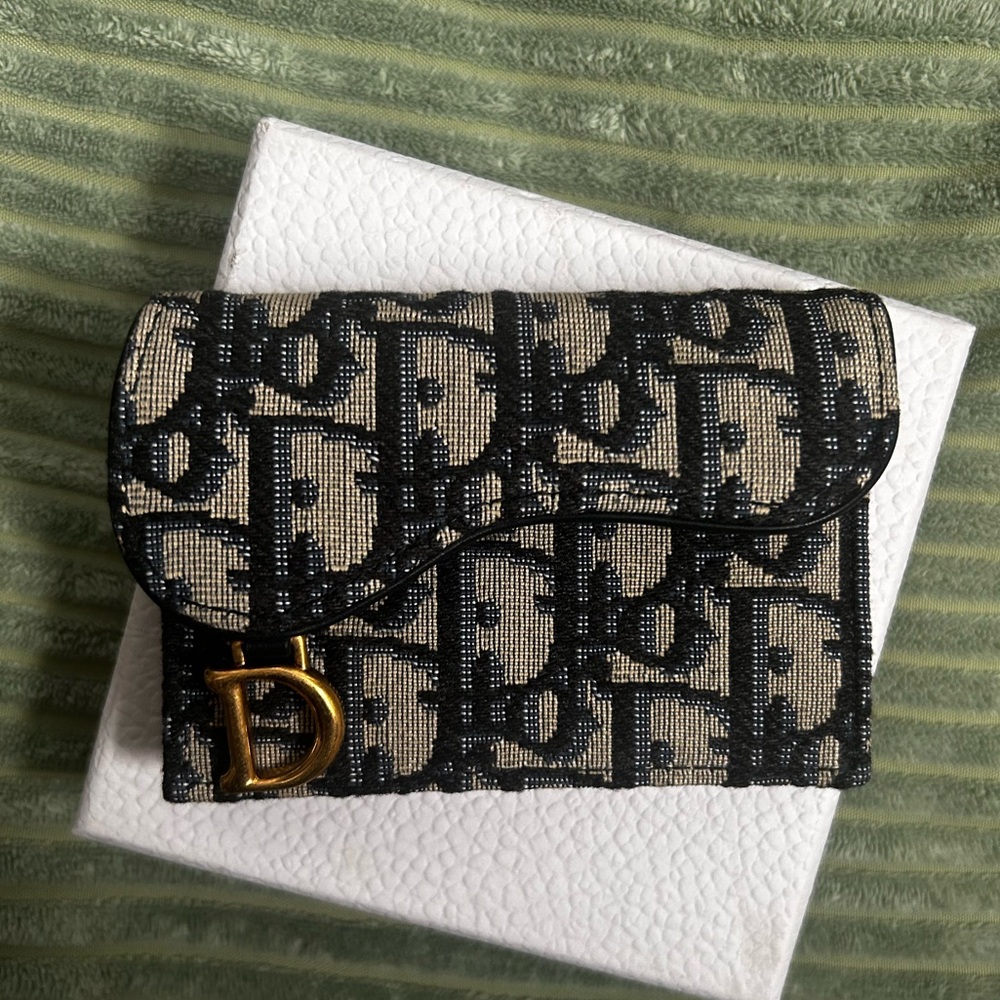 Dior wallet
